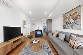 Stylish 2 Bed Apartment With New Furnishings