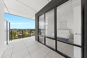 Stylish 2 Bed Apartment With New Furnishings