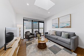 Brand-new 3-bed Apartment With Scenic Views