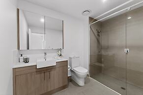 Brand-new 3-bed Apartment With Scenic Views