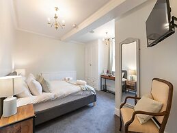Standard Double Suite