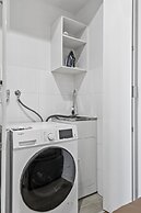 Spacious 2-bed Apartment in Hughesdale