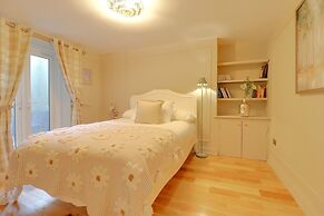 Central Brighton Apartment
