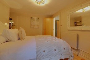 Central Brighton Apartment