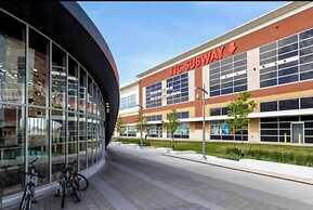 Free Underground Parking 5 Minutes to CN Tower