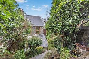 Character Cottage With Garden - Central Buxton