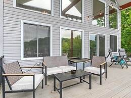 Lakefront Home With Private Dock