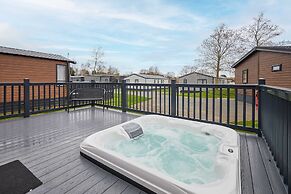 Host Stay Peel Lodge