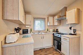 Host Stay Peel Lodge