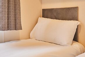 Host Stay Peel Lodge