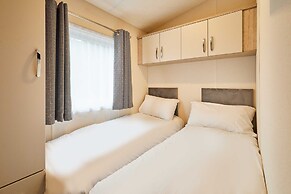 Host Stay Peel Lodge