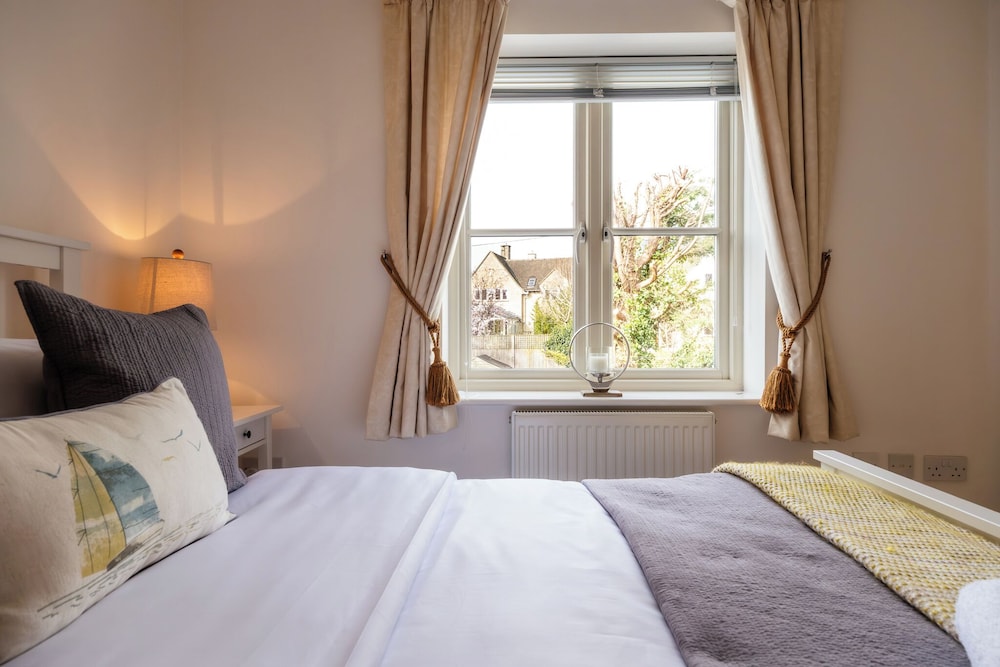 Beautiful Two BD Home Near Cirencester