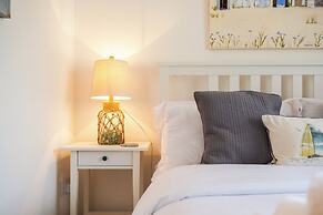 Beautiful Two BD Home Near Cirencester