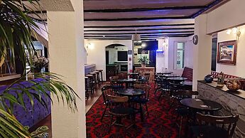 Windsor Local Hotel
