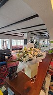 Windsor Local Hotel