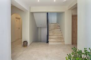 Argo Cozy Studios by Estia