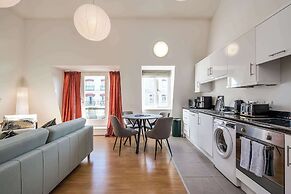 Central Belfast Apartments - The Cathedral Loft