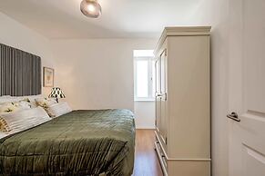 Central Belfast Apartments - The Cathedral Loft