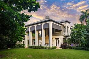 New Luxe Super Villa by The Glam Homes