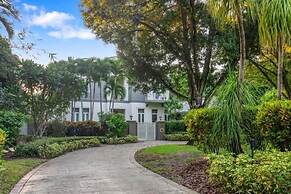 New Luxe Super Villa by The Glam Homes