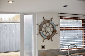 Host Stay Aurora Shore