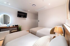 LAHA Boutique DDP Dongdaemun
