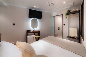 LAHA Boutique DDP Dongdaemun