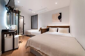 LAHA Boutique DDP Dongdaemun