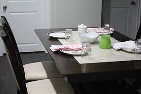 Cozy 2-bedroom House Rental in Brampton's Mount Pleasant
