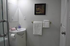 Cozy 2-bedroom House Rental in Brampton's Mount Pleasant