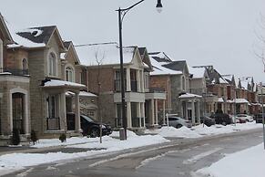 Cozy 2-bedroom House Rental in Brampton's Mount Pleasant