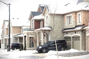 Cozy 2-bedroom House Rental in Brampton's Mount Pleasant