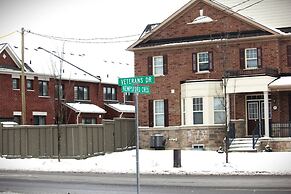 Cozy 2-bedroom House Rental in Brampton's Mount Pleasant