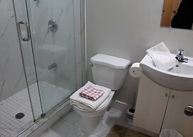 Cozy 2-bedroom House Rental in Brampton's Mount Pleasant