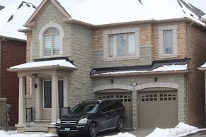 Cozy 2-bedroom House Rental in Brampton's Mount Pleasant