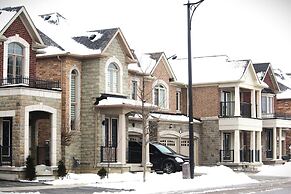 Cozy 2-bedroom House Rental in Brampton's Mount Pleasant