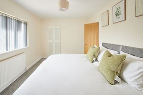 Host Stay Highwood Avenue