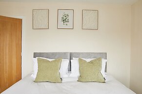 Host Stay Highwood Avenue