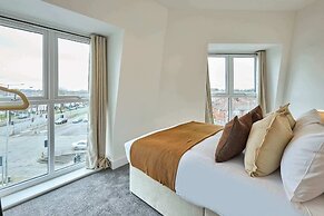 Host Stay 18 Queens Court