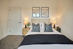 Host Stay 18 Queens Court
