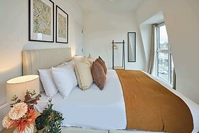 Host Stay 18 Queens Court