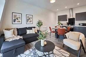Host Stay 18 Queens Court