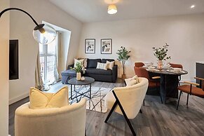 Host Stay 18 Queens Court