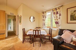 Host Stay - The Lodge High House