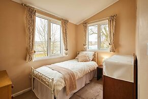 Host Stay - The Lodge High House