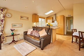 Host Stay - The Lodge High House
