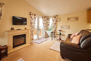Host Stay - The Lodge High House