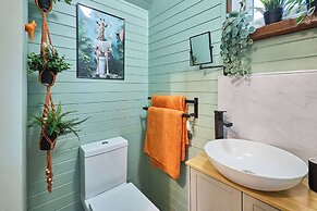 Host Stay Curlews Rest