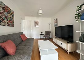 Spacious 5 Bedroom With 4 Baths Off-road Parking