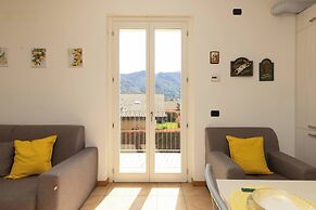 Serenity Como Lake View Apartment With Pool